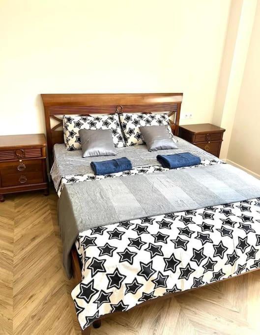 Very Large Apartment For Family! On Milestiu! Chişinau Exteriör bild